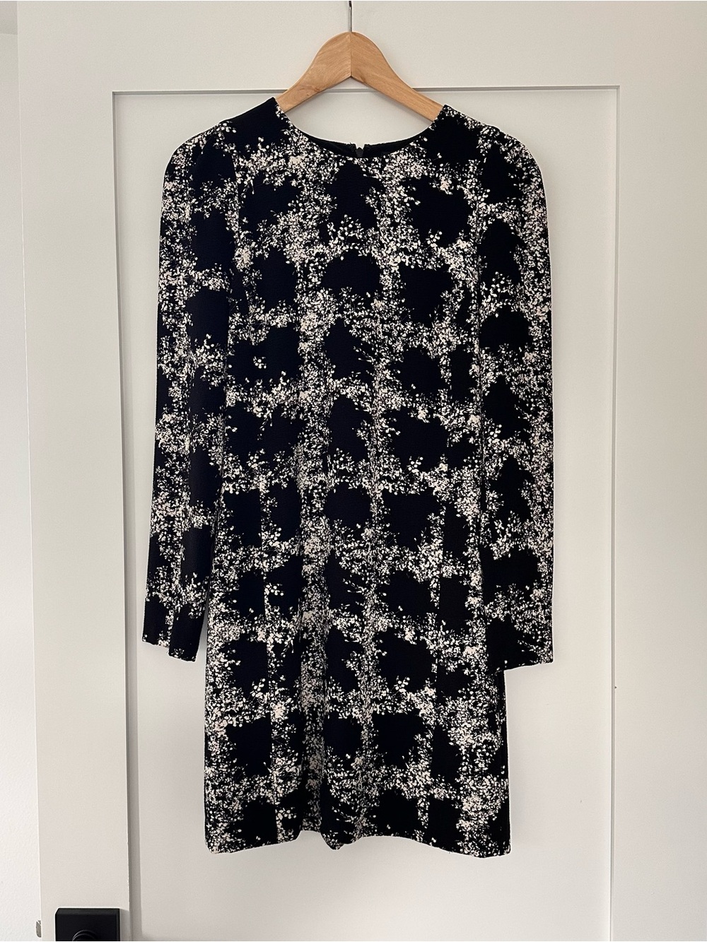 Club Monaco Black & White Long-Sleeve Dress